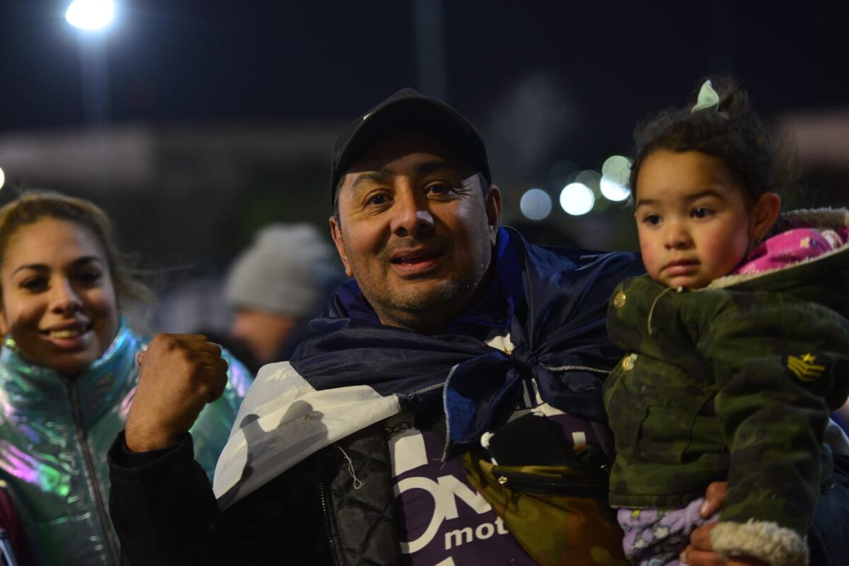 Las y los Cara 'e Cancha de Talleres en la previa del partido con Vélez por la Copa Libertadores. (Facundo Luque y Javier Ferreyra)