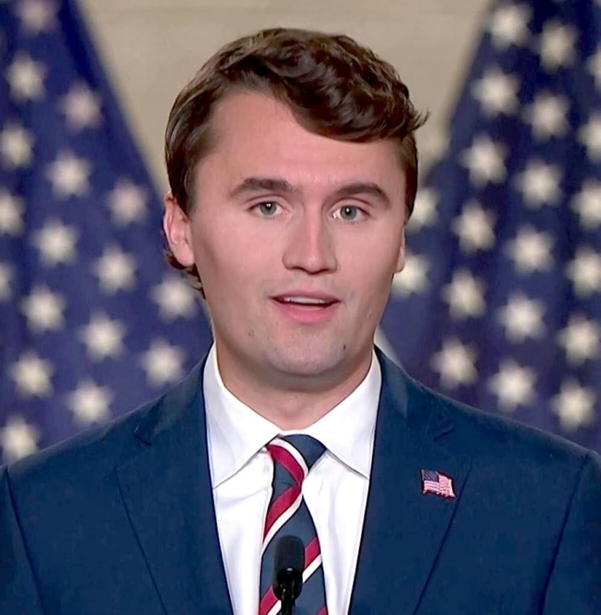 Charlie Kirk fue baleado en evento universitario en Utah.