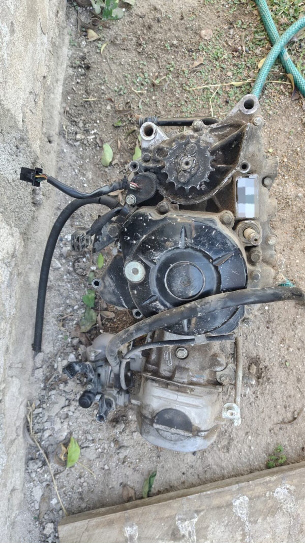 Los ladrones se llevaron una camioneta y fueron interceptados por la Policía.