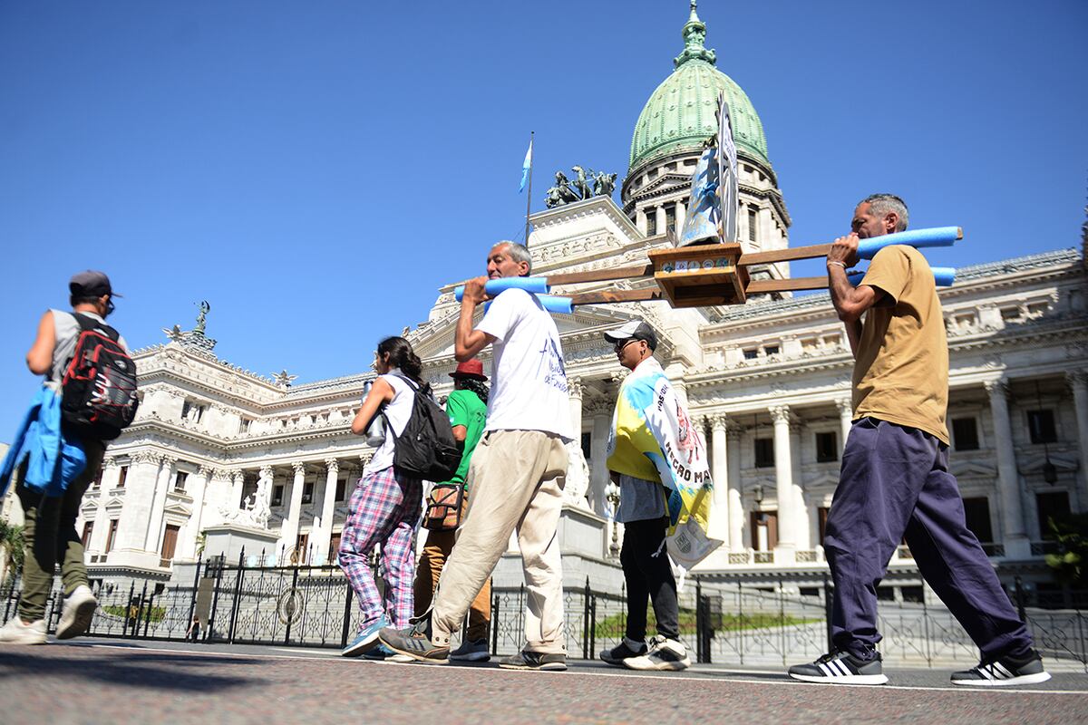 Preparativos en el Congreso Nacional para la marcha. (Gentileza Clarín)
