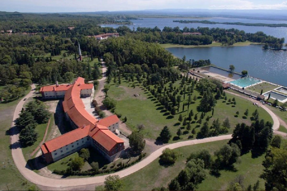 El complejo hotelero estatal de Embalse, en Calamuchita. (La Voz/Archivo)