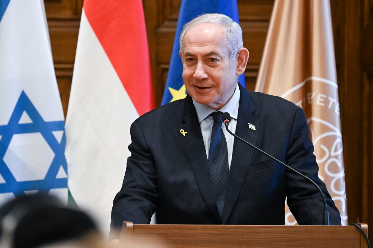 El primer ministro israelí Benjamin Netanyahu habla durante un evento en Budapest, Hungría, el viernes 4 de abril de 2025. (Tibor Illyes/MTI vía AP)