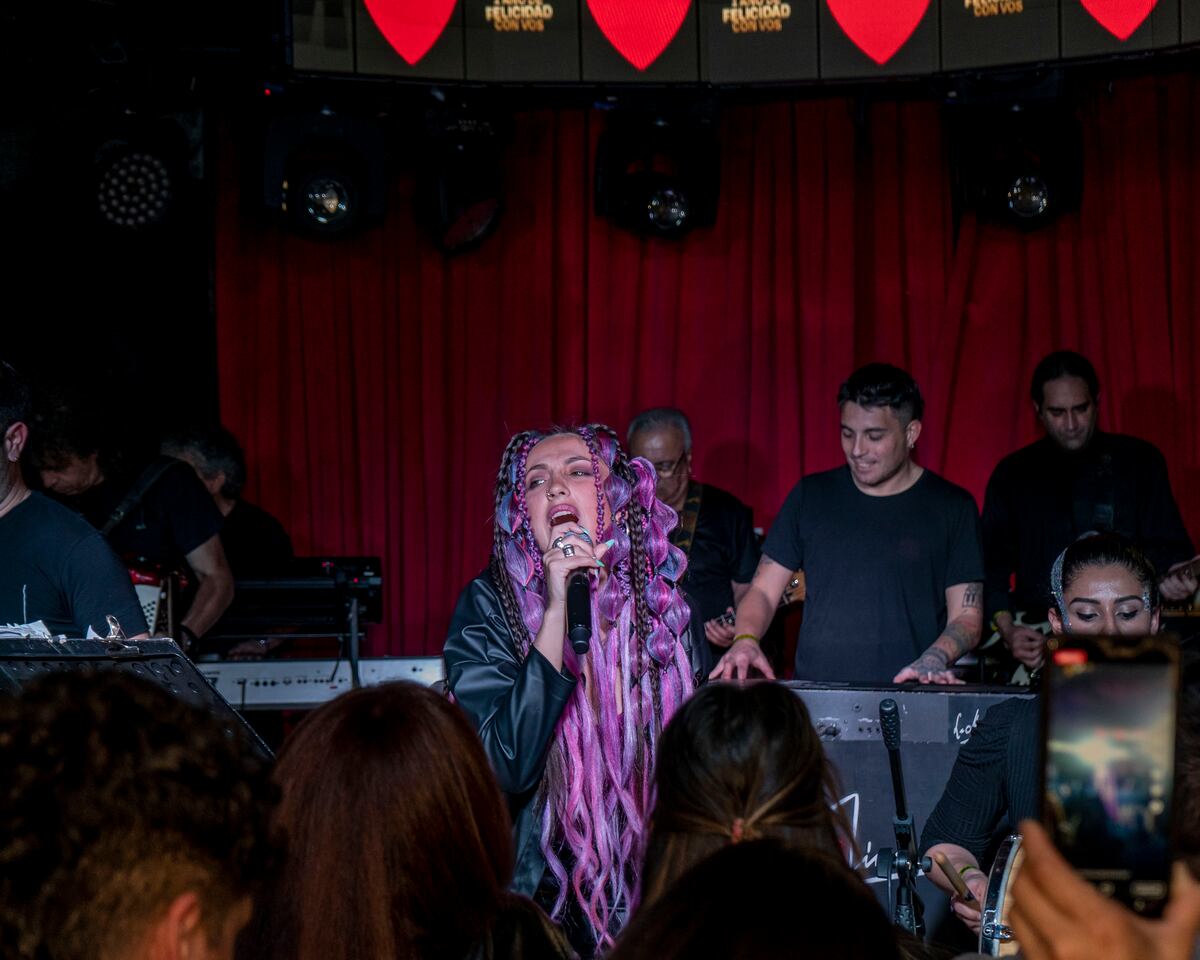 El Museo Bar La Mona celebró su primer aniversario a puro tunga - tunga y con invitados especiales. (Gentileza Universo Jiménez)