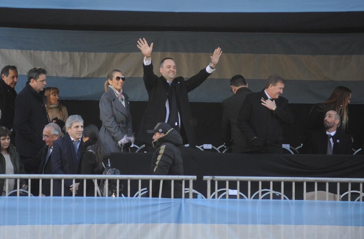 Desfile del 9 de Julio encabezado por el presidente Javier Milei. (Federico López Claro)