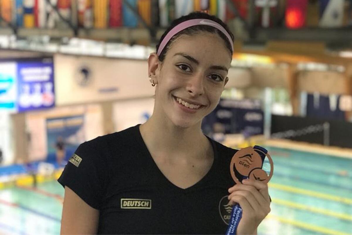Durante los Juegos, la sanfrancisqueña Malena Santillán bajó el record de los 800 metros libre en pileta corta. Lo dejó en 8m38s30. (Gentileza Aníbal Gaviglio)