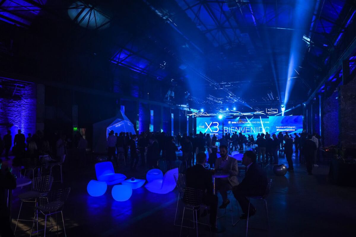 BMW Group presenta la electromovilidad en Argentina.