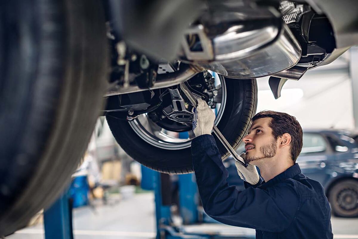 Un service oficial del Fiat Cronos de los 30 mil kilómetros, cuesta $ 46.420. En caso de la Toyota Hilux, el mismo es de $ 77.200 para los 50 mil kilómetros.