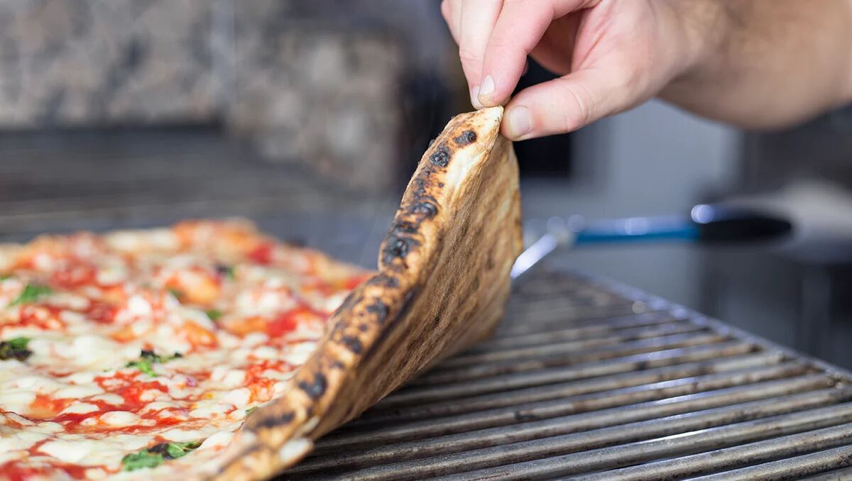 Pizza a la parrilla. (Imagen ilustrativa / web)