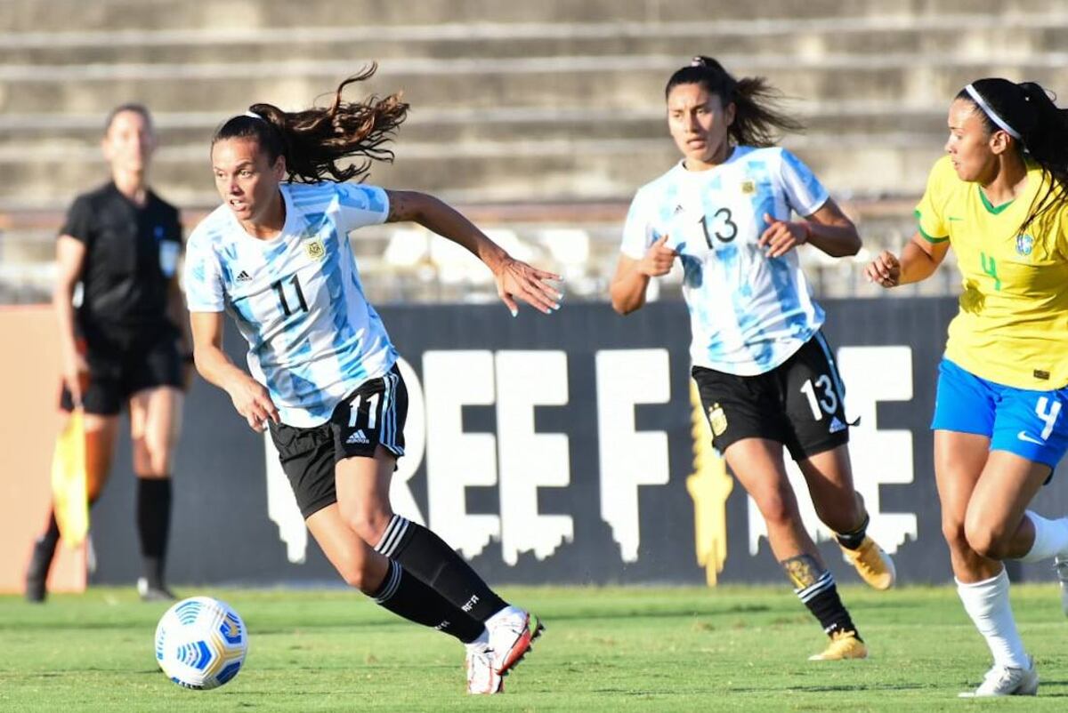 Florencia Bonsegundo regresó y anotó un gol en el primer partido (AFA)