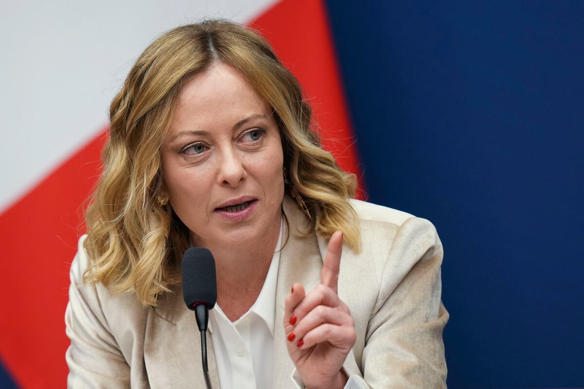 ARCHIVO – La primera ministra italiana, Giorgia Meloni, en una conferencia de prensa, el 9 de enero de 2025. (AP Foto/Alessandra Tarantino, Archivo)