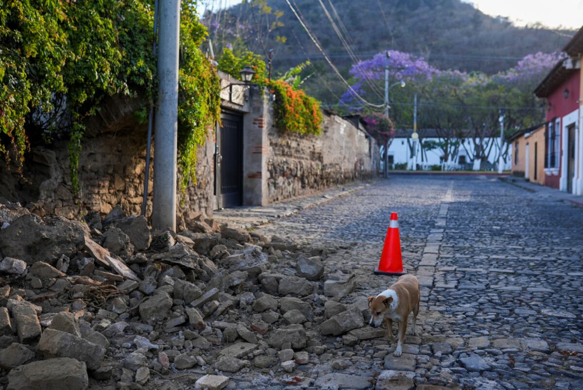 Guatemala. El sismo provocó daños menores en edificios y carreteras. (Foto / AP)