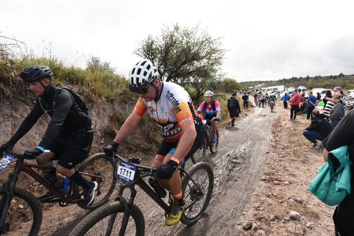 Desafío Río Pinto, día2. La competencia más convocante de MTB a nivel continental, con una inscripción de 5500 participantes, un récord histórico. (La Voz)