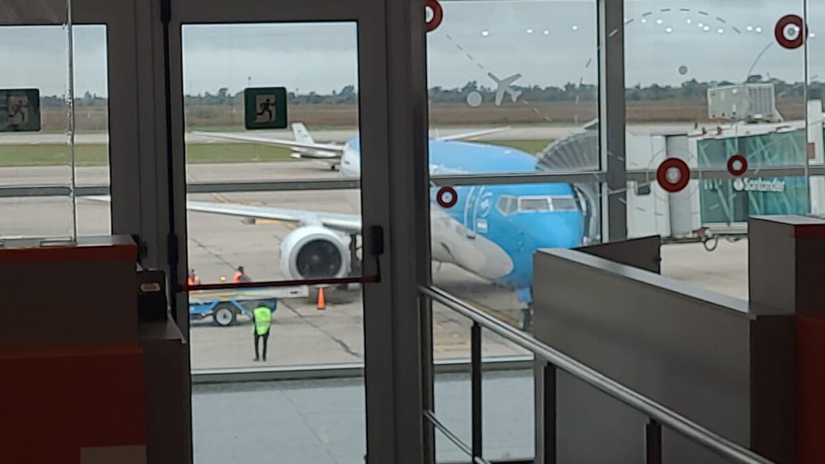 Demoras y retrasos en el Aeropuerto Córdoba por la lluvia en Capital Federal.