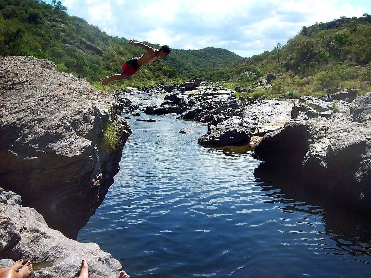 El río Quillinzo es el mayor atractivo de la localidad. (Foto: Facebook Comuna Villa Cañada del Sauce)