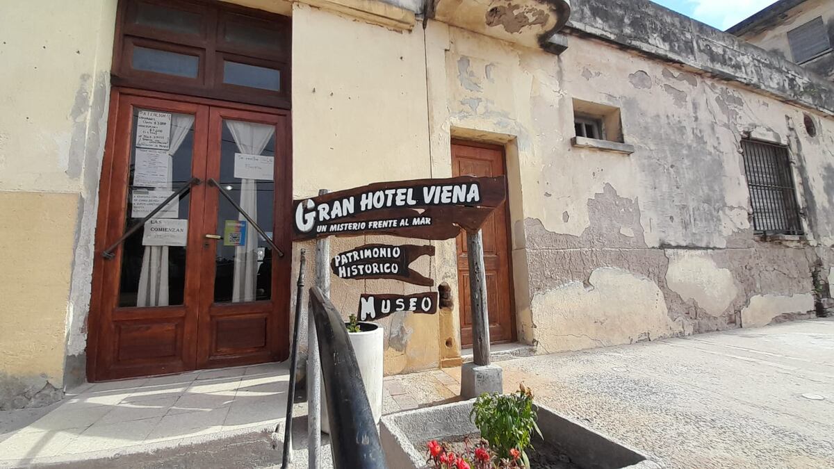 El Gran Hotel Viena, en el centro de una disputa legal por su titularidad. (La Voz)