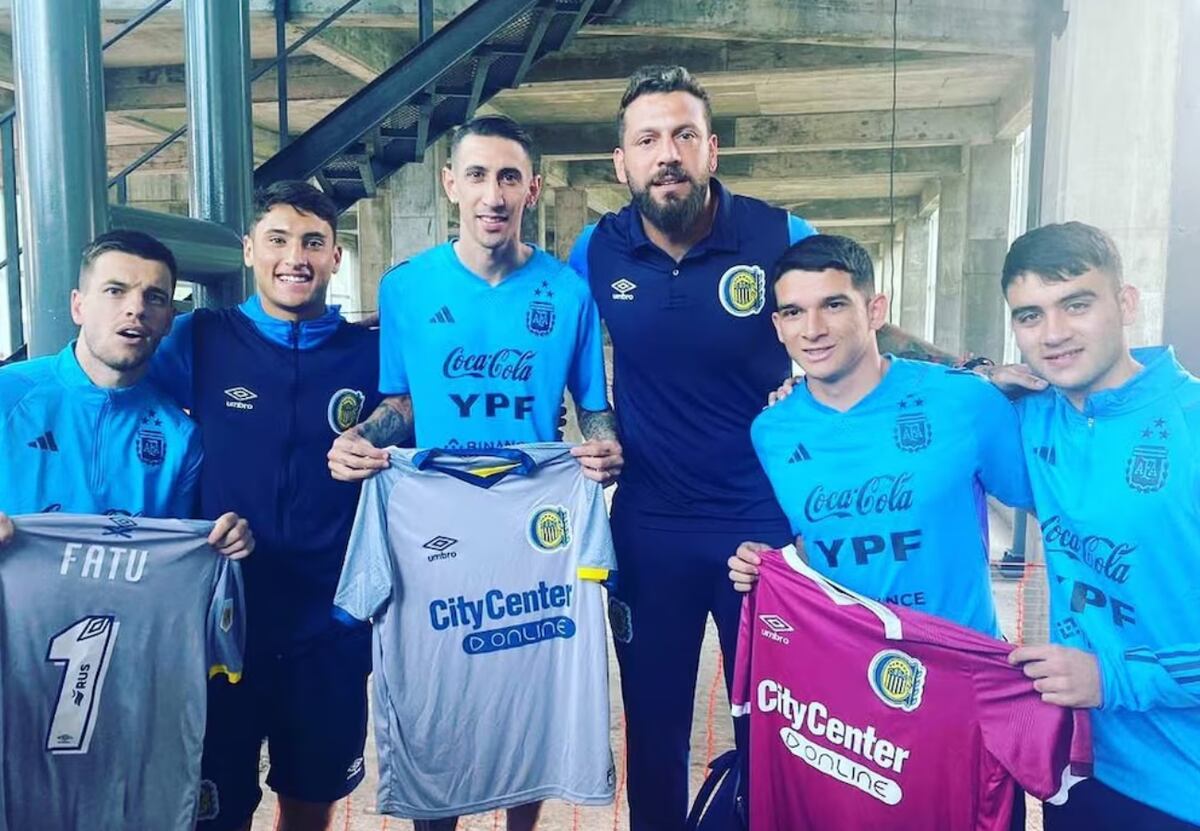 Di María junto a parte del plantel de Central en una de sus últimas visitas a la ciudad.