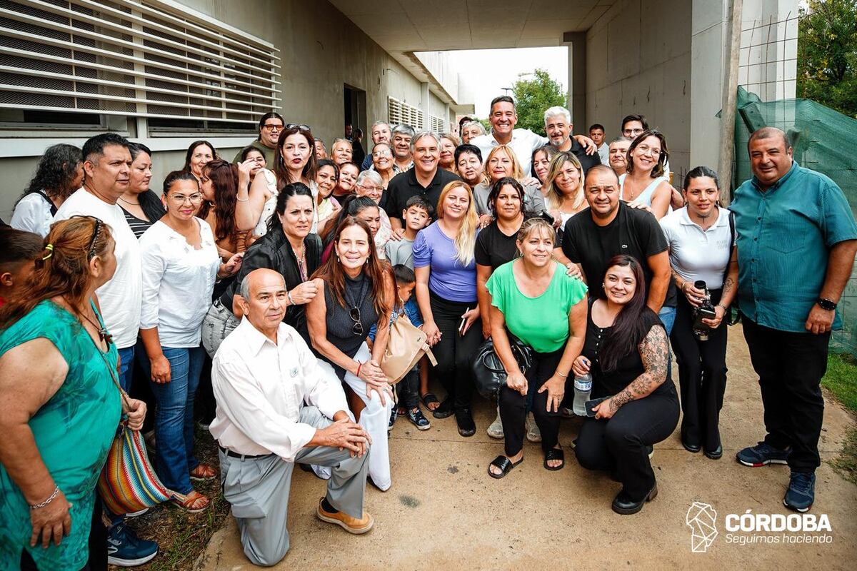 Llaryora visitó la obra del nuevo Hospital del Noroeste.