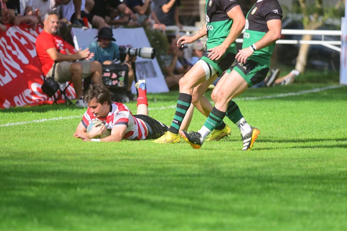 Jockey CC frente a Duendes de Rosario, por una de las semifinales del Torneo del Interior A de rugby. (José Gabriel Hernández / La Voz)