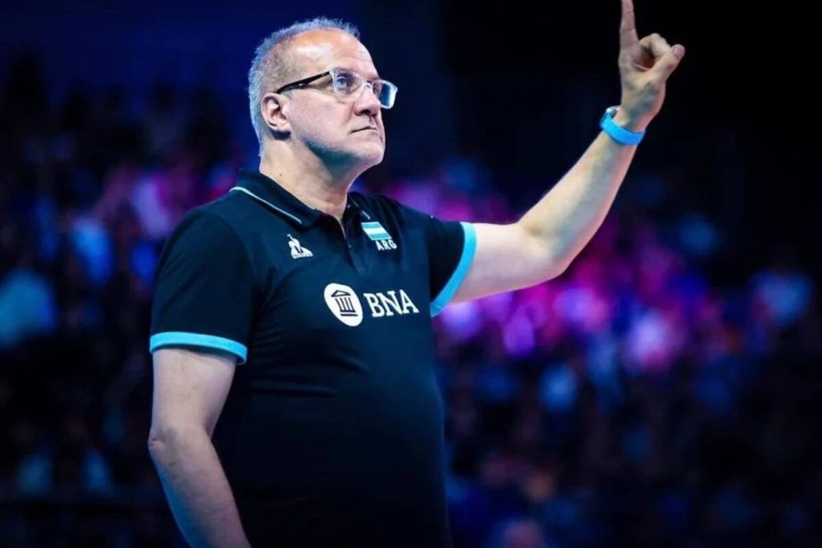 Marcelo Méndez, entrenador de la selección argentina masculina de vóley, cerró su ciclo al frente del equipo. Prensa FeVA)