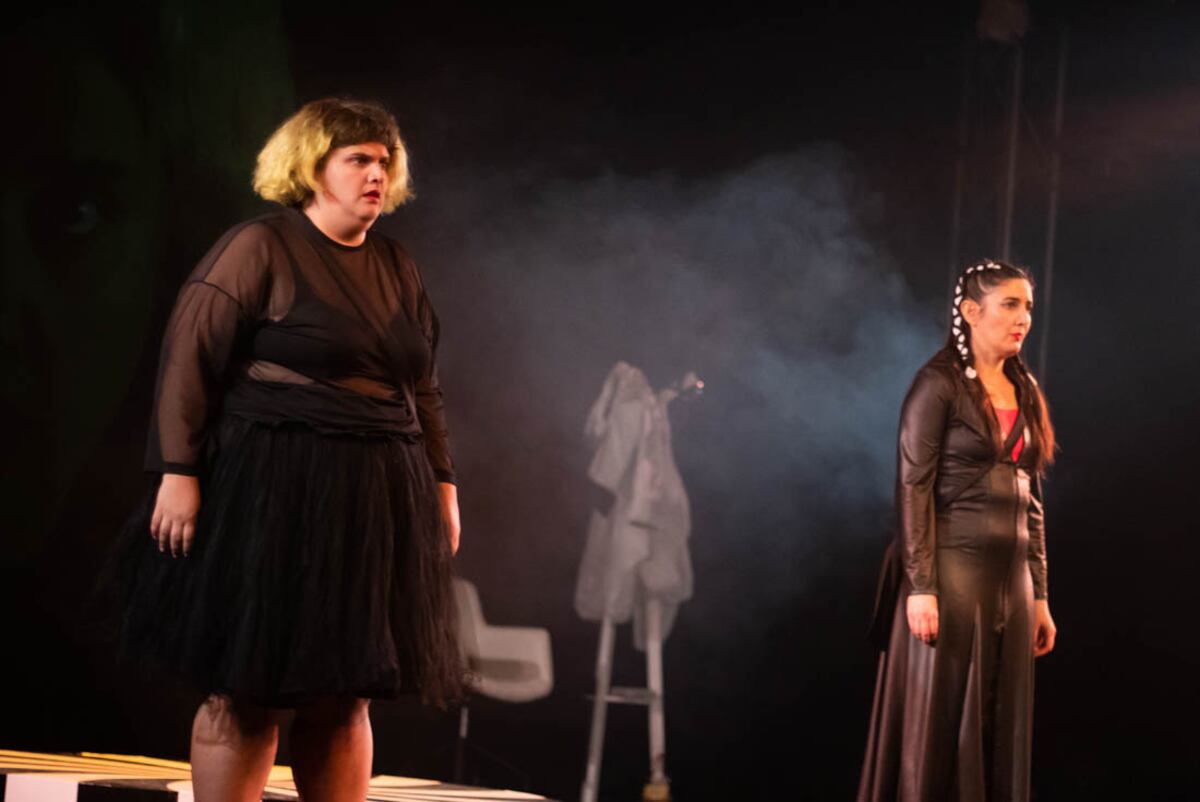 Maruja Bustamante y Mariela Asensio abordan un tema de alto impacto en "La casa oscura". Foto Prensa.