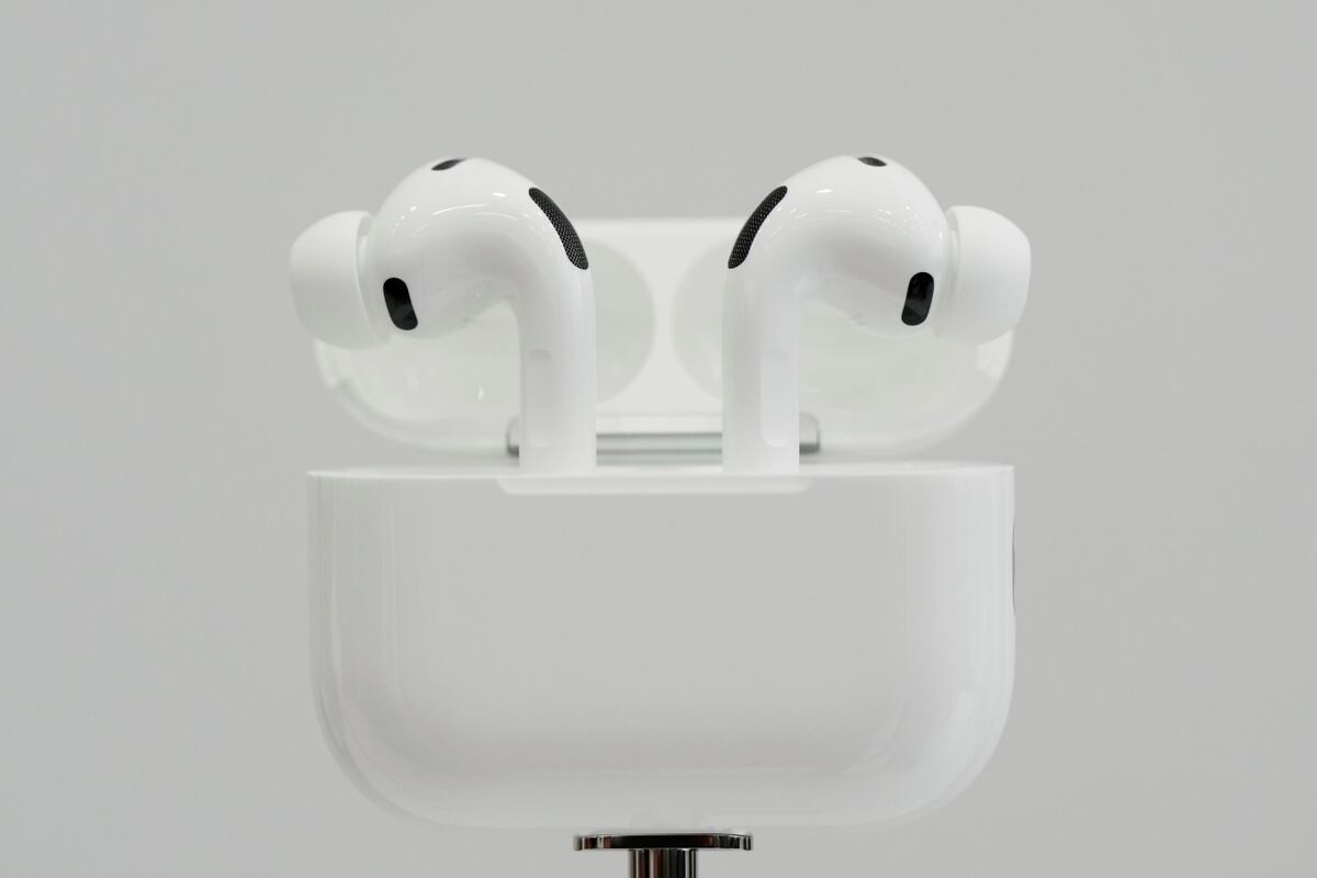 Los AirPods Pro 3 se exhiben durante un anuncio de nuevos productos en el Apple Park el martes 9 de septiembre de 2025 en Cupertino, California (Foto AP/Godofredo A. Vásquez)