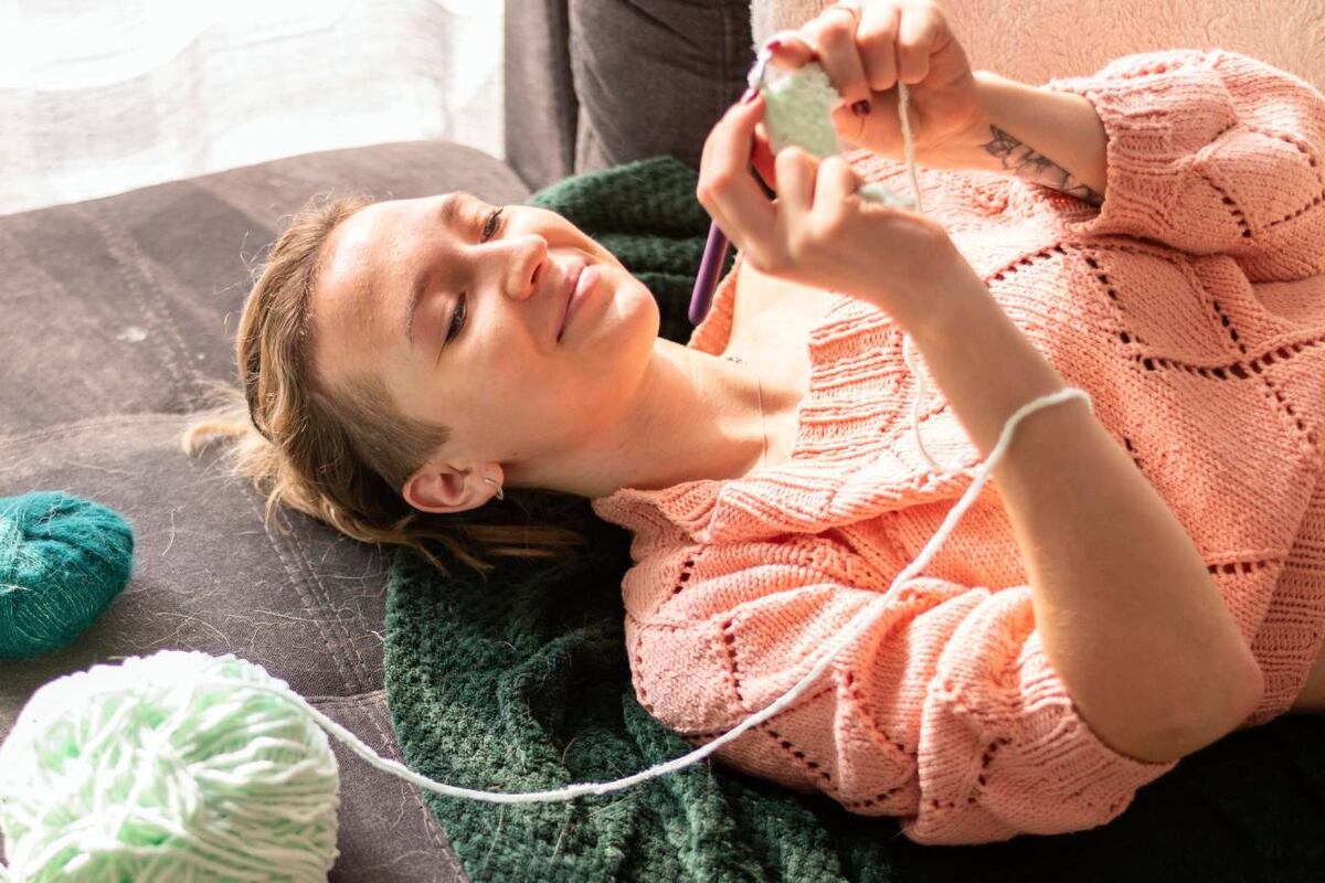 El crochet puede ser un metodo terapéutico (Freepik)