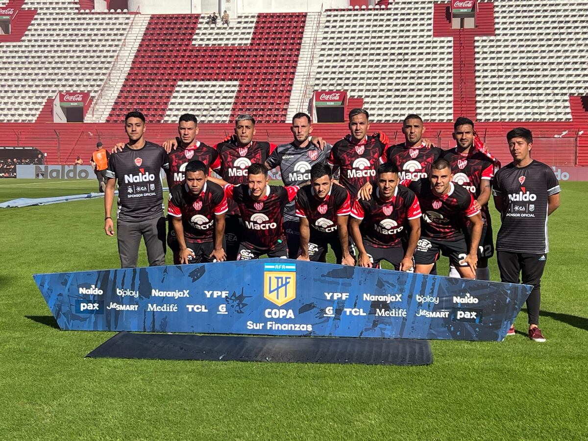 Instituto salió con remera alternativa a jugar ante Barracas (Foto: Prensa Copa de la Liga).