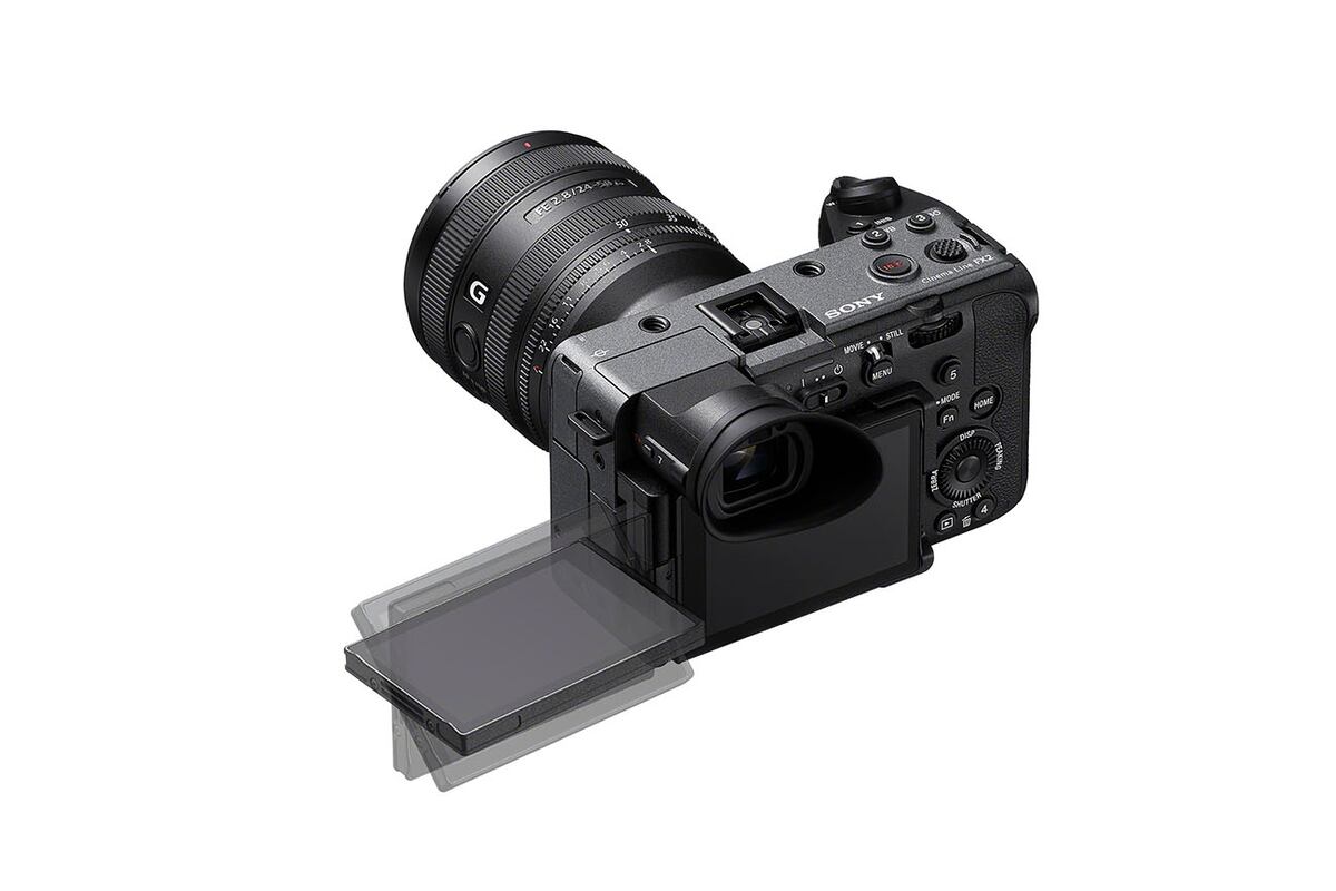 Con capacidades full-frame para tomar fotografías y filmar videos aun en condiciones complejas de iluminación, produce impresionantes imágenes y efectos bokeh.