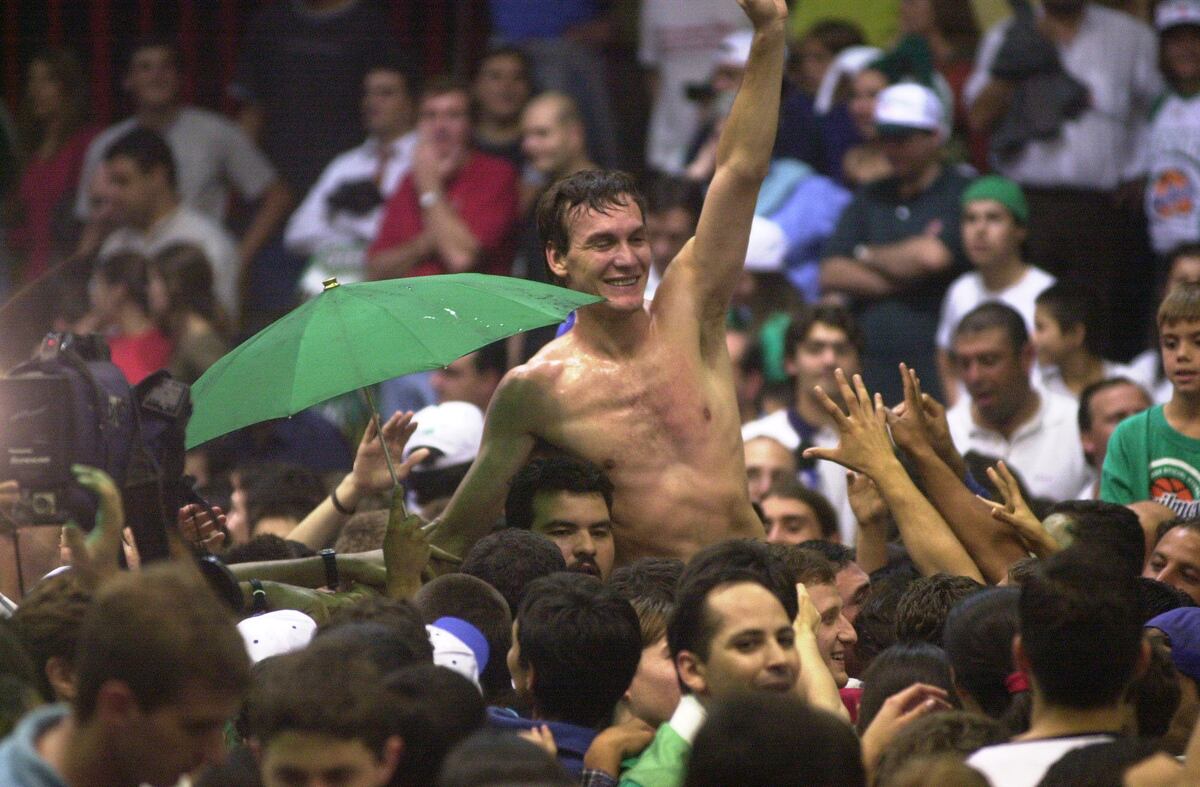 Marcelo Milanesio cumple 60 años este 11 de febrero de 2025. Ídolo de Atenas y figura emblemática del básquetbol argentino. (La Voz / Archivo)