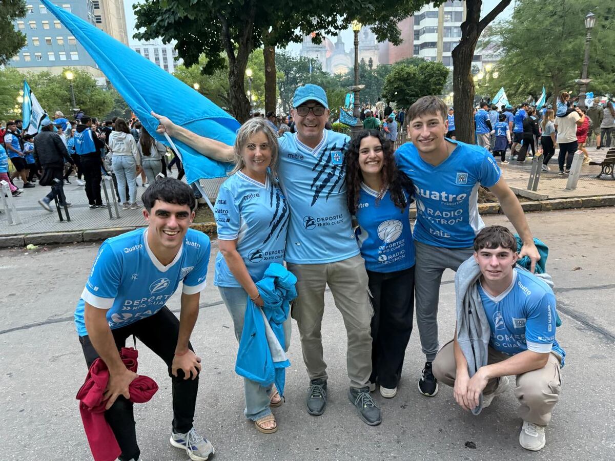 Los festejos en Río Cuarto por el ascenso. (Tomy Fragueiro / La Voz).