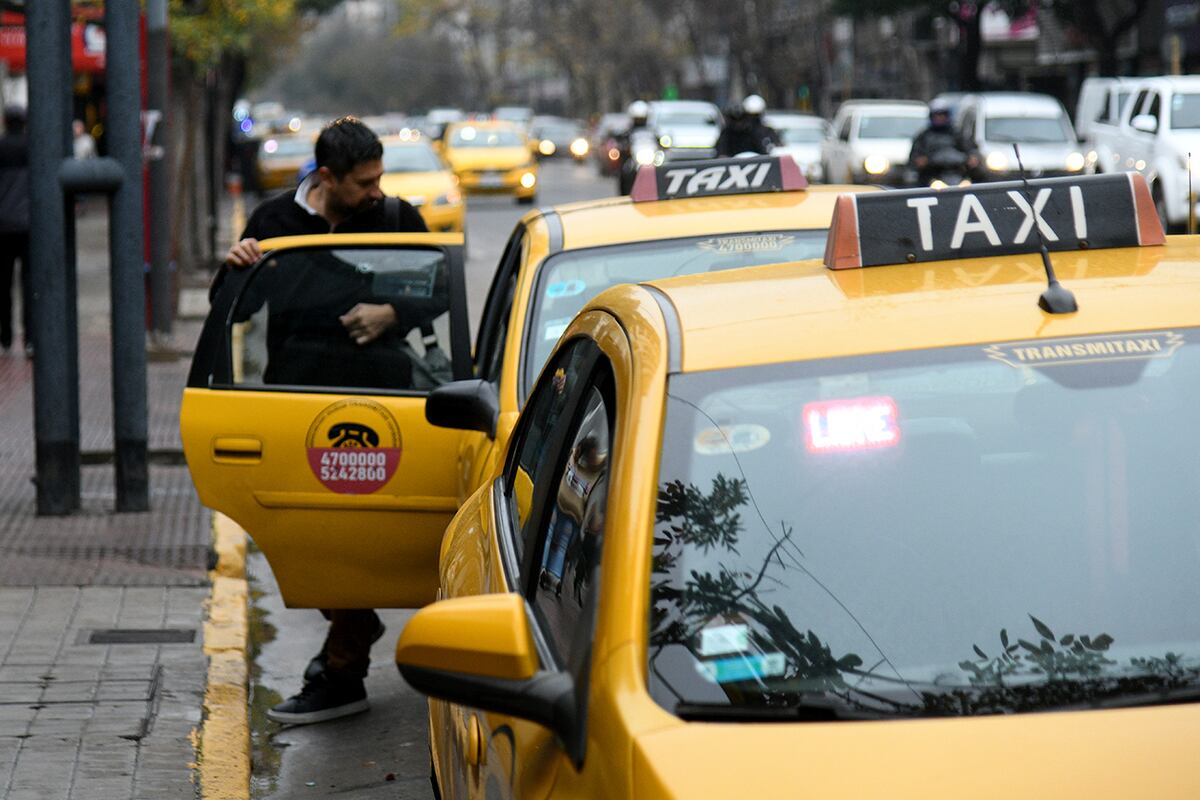 Rige el paro de colectivos luego del fracaso de las negociaciones con la UTA. (Ramiro Pereyra / La Voz)