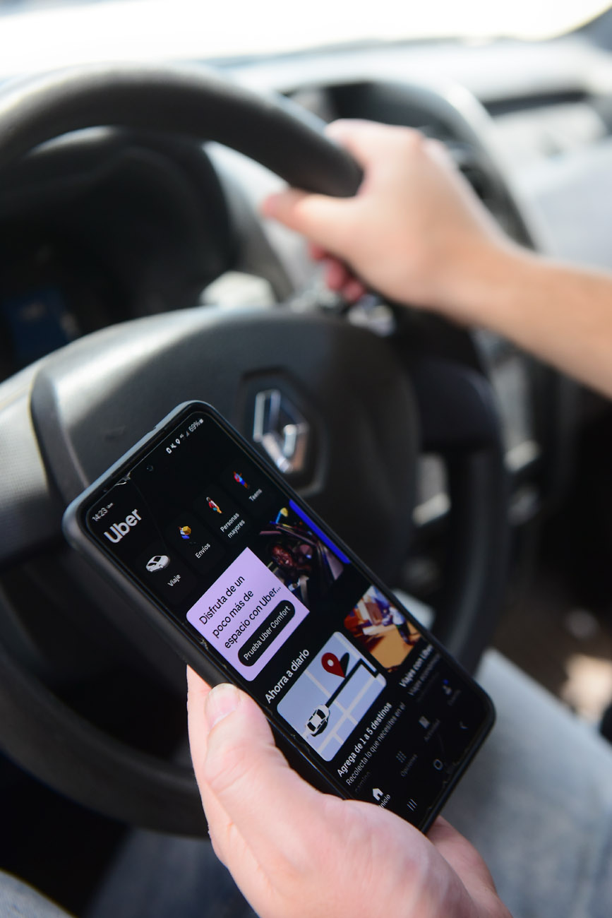 Crece el uso de aplicaciones de movilidad. Uber, Cabify, Didi.  (Nicolás Bravo / La Voz)