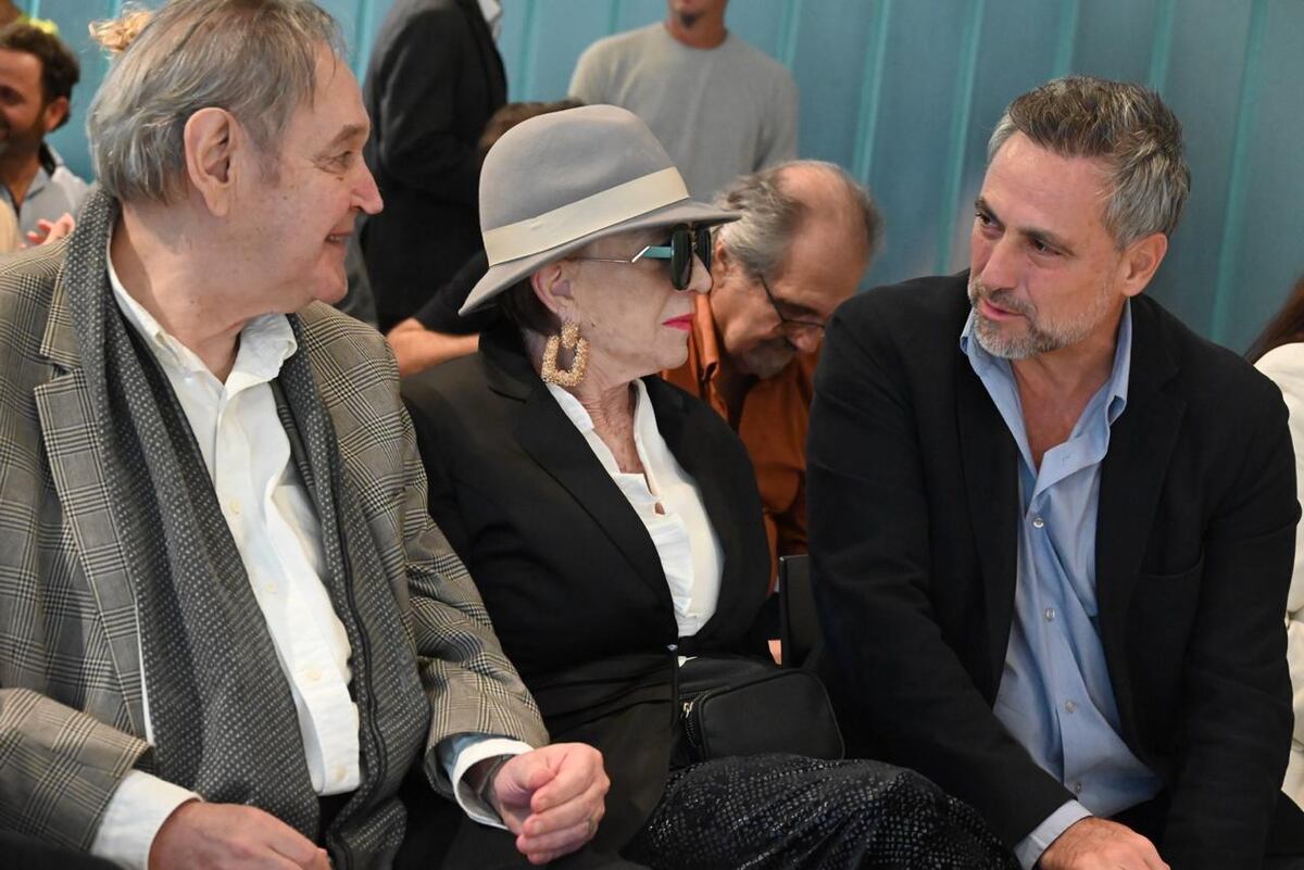 Cisneros, su mujer Nené y Ramón Mestre. (Prensa Legislatura de Córdoba)