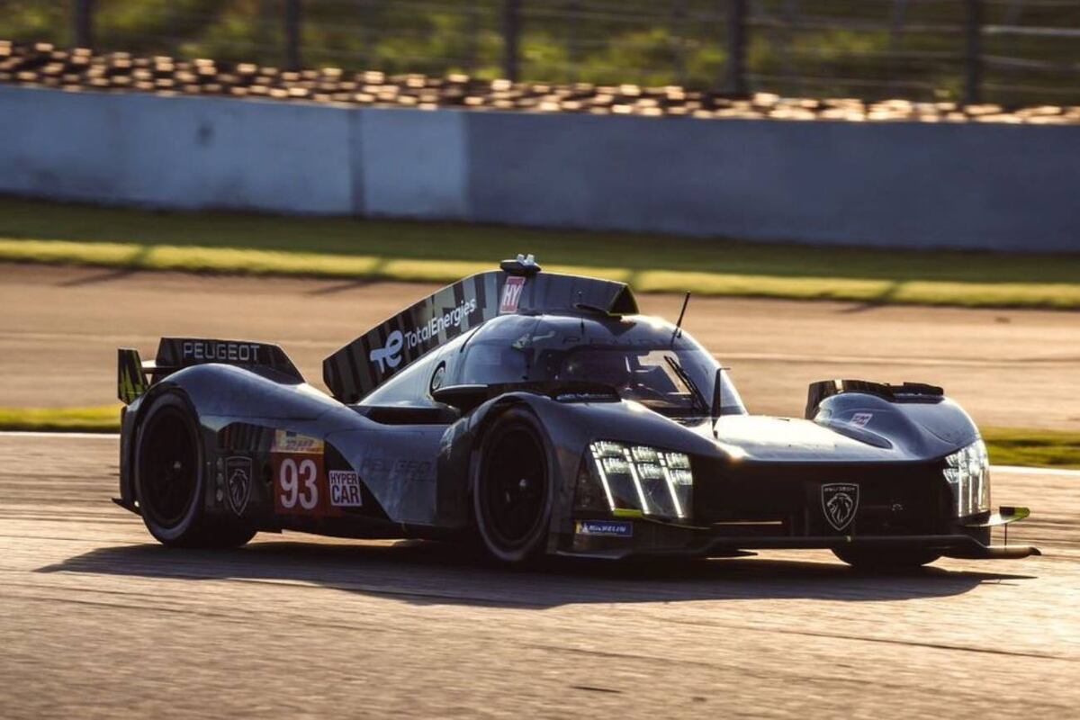 El impresionante Peugeot 9X8, que podría servir como base de desarrollo para Alfa Romeo en el WEC. (Prensa Peugeot TotalEnergies 10)