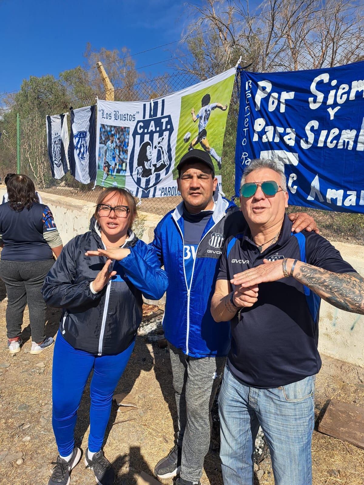 Los hinchas de Talleres que llegaron a alentar a Mendoza (La Voz)