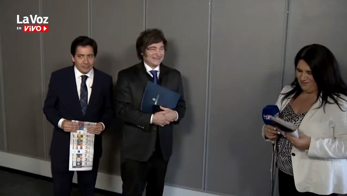 Javier Milei y Gonzalo Roca entrevistados por Virginia Guevara para La Voz en Vivo. (Captura)