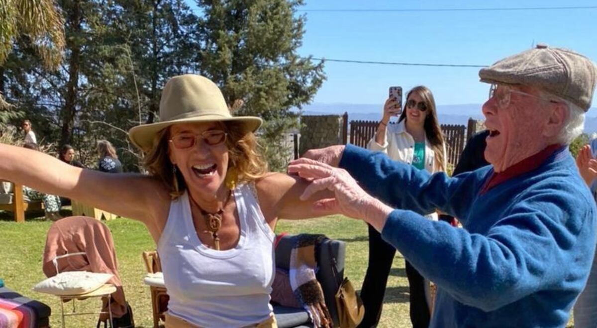 Con su papá, que ya tiene 95, cuando Cris festejó sus 60 años
