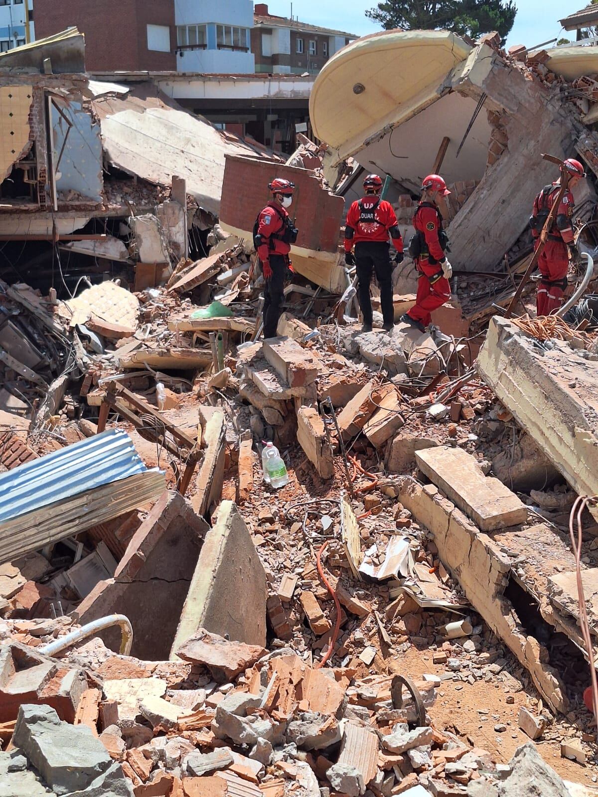 Villa Gesell. Bomberos de Córdoba colaboraron en las tareas de rescate (Gentileza DUAR).