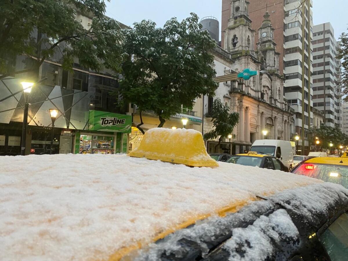 La nevada en el centro de Río Cuarto. (La Voz)