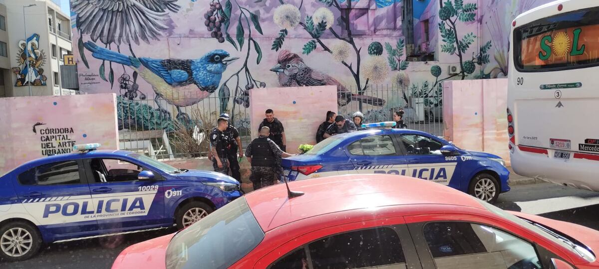 Preocupación vecinal por robos, drogas y violencia en el Centro de Córdoba, cerca de Casa de Gobierno. (La Voz)