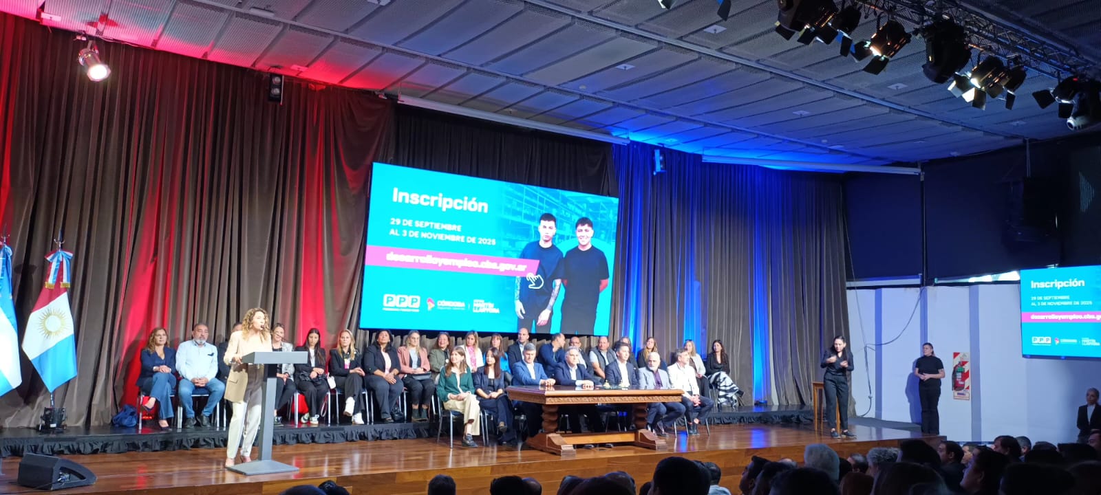 Mujeres en la presentación del PPP.