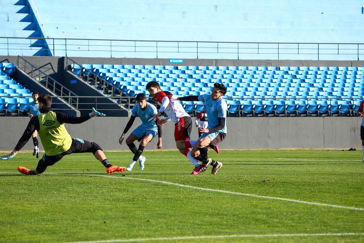 Nicolás Cordero, delantero de Instituto, en el amistoso ante Belgrano. (IACC).