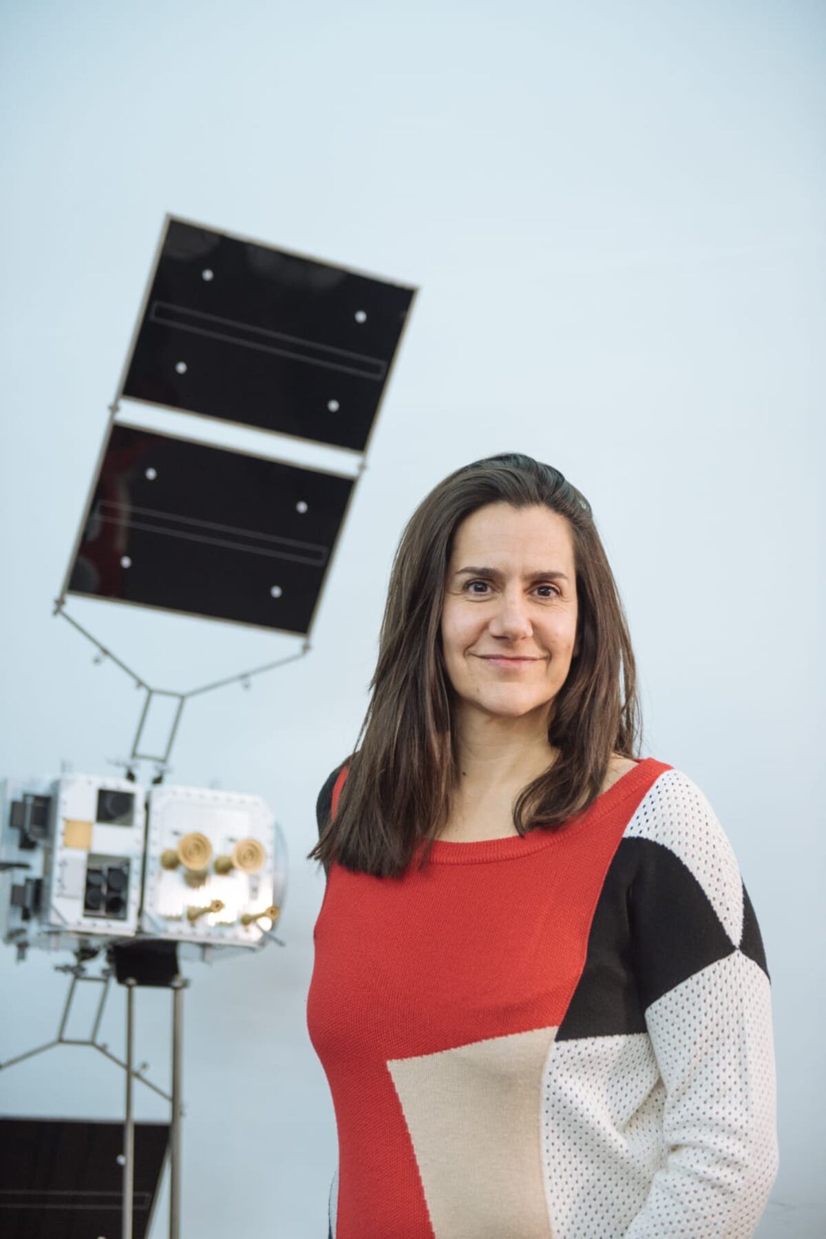 Josefina Péres (44), gerenta de Proyectos de Conae, con una amplia trayectoria en el desarrollo de misiones satelitales argentinas (como Saocom 1A y 1B).