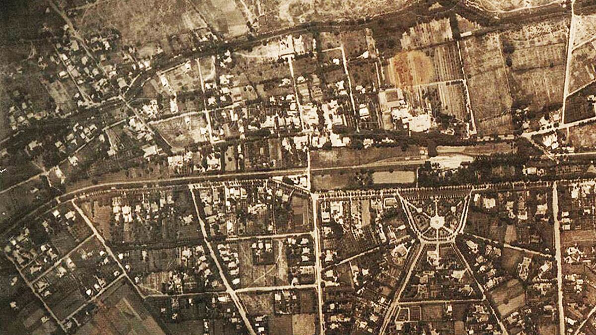 Ortofoto de la zona de Argüello capturada en 1947, en la que resaltan la plaza “Lisardo Novillo Saravia”, más conocida como la Plaza Argüello, y la zona de la Estación Ferroviaria. Foto: Córdoba de Antaño / Grupo Edisur