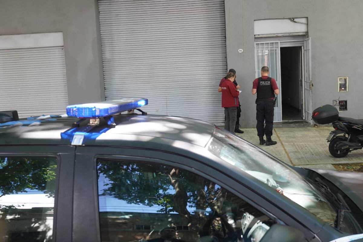 Robo y muerte en Parque Patricios. La víctima tenía entre 65 y 70 años. ( y Gentileza Clarín / Guillermo Rodríguez Adami)