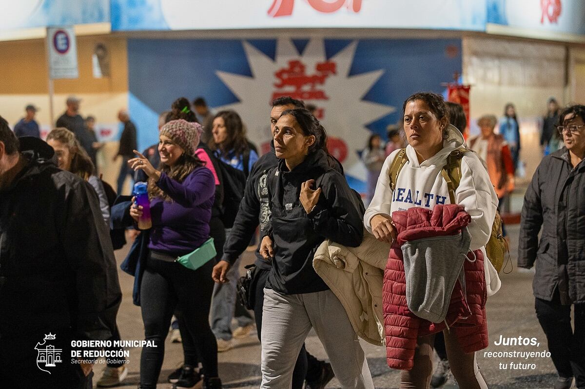 Fe. Miles de personas partieron de Río Cuarto y caminaron toda la noche para estar este jueves en Reducción y conmemorar al Cristo de la Buena Muerte (Gentileza).