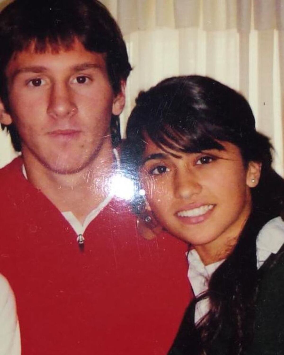 La foto retro de Messi con Antonela Roccuzzo