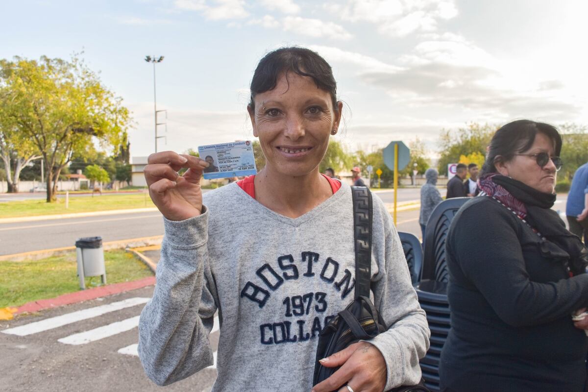 Ya son 54 los recuperadores urbanos que entregaron sus caballos y esperan por recibir un vehículo eléctrico. Foto Municipalidad de Córdoba.