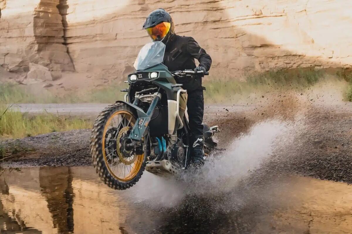 La Kove 800X viene a plantar una fuerte competencia a modelos con perfil más off-road.