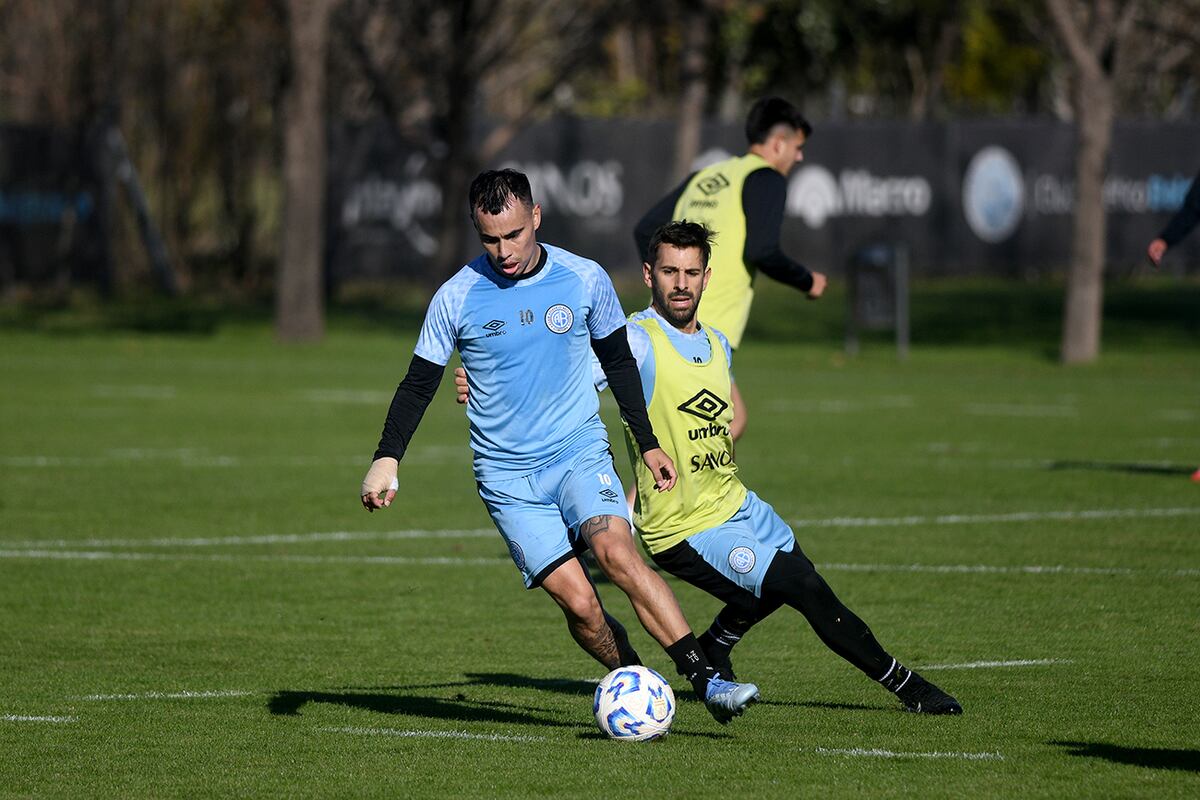 Belgrano entrena en el Predio Armando Pérez en Villa Esquiú. (Ramiro Pereyra / La Voz)